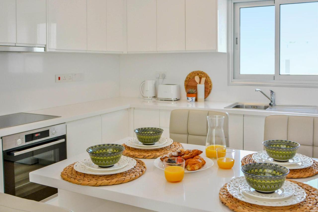 Phaedrus Living: Seaside Luxury Flat Lighthouse 67 Lägenhet Paphos Exteriör bild