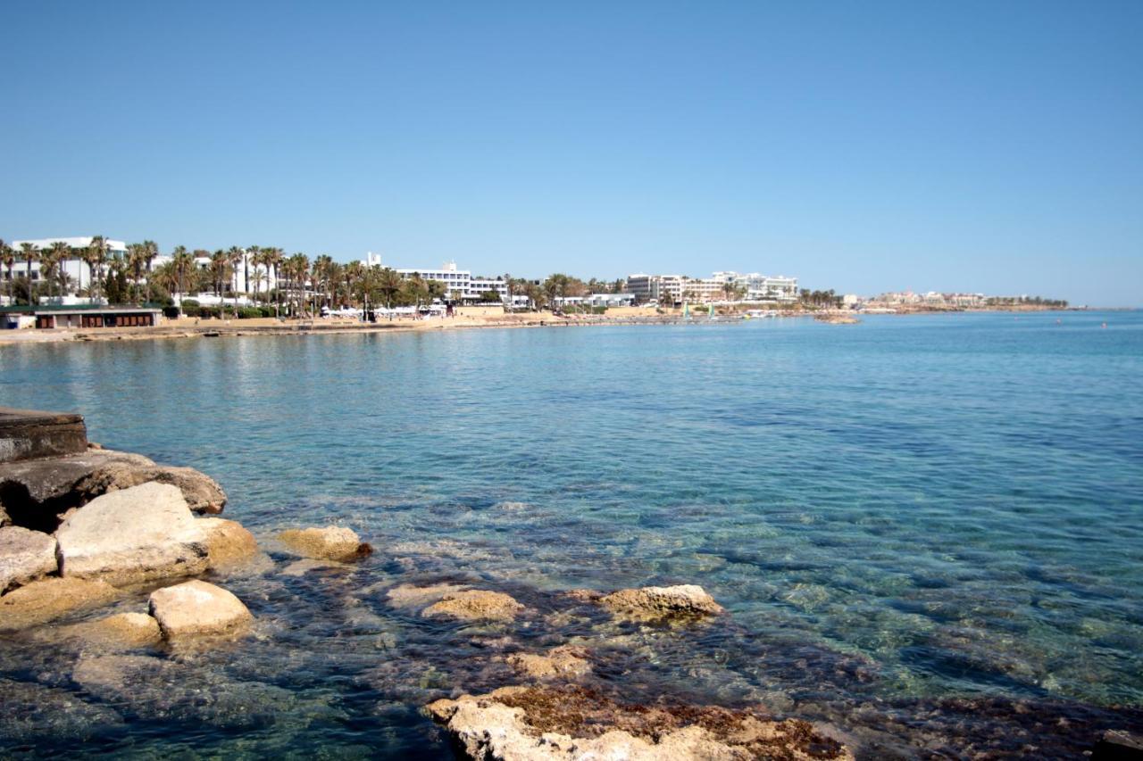 Phaedrus Living: Seaside Luxury Flat Lighthouse 67 Lägenhet Paphos Exteriör bild